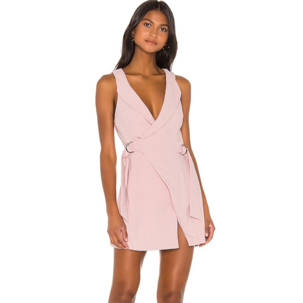 Karina D Ring Mini Dress
superdown Size small